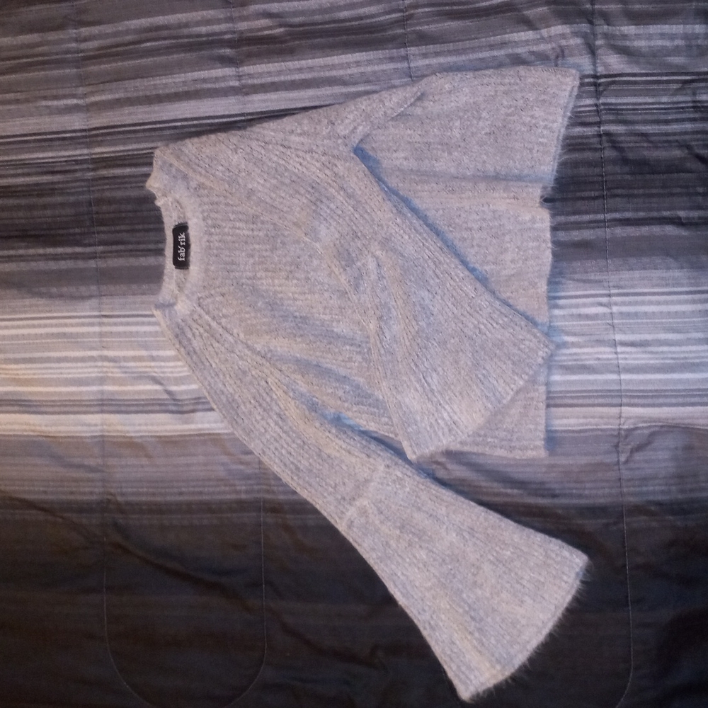 Fab' rik women's small sweater